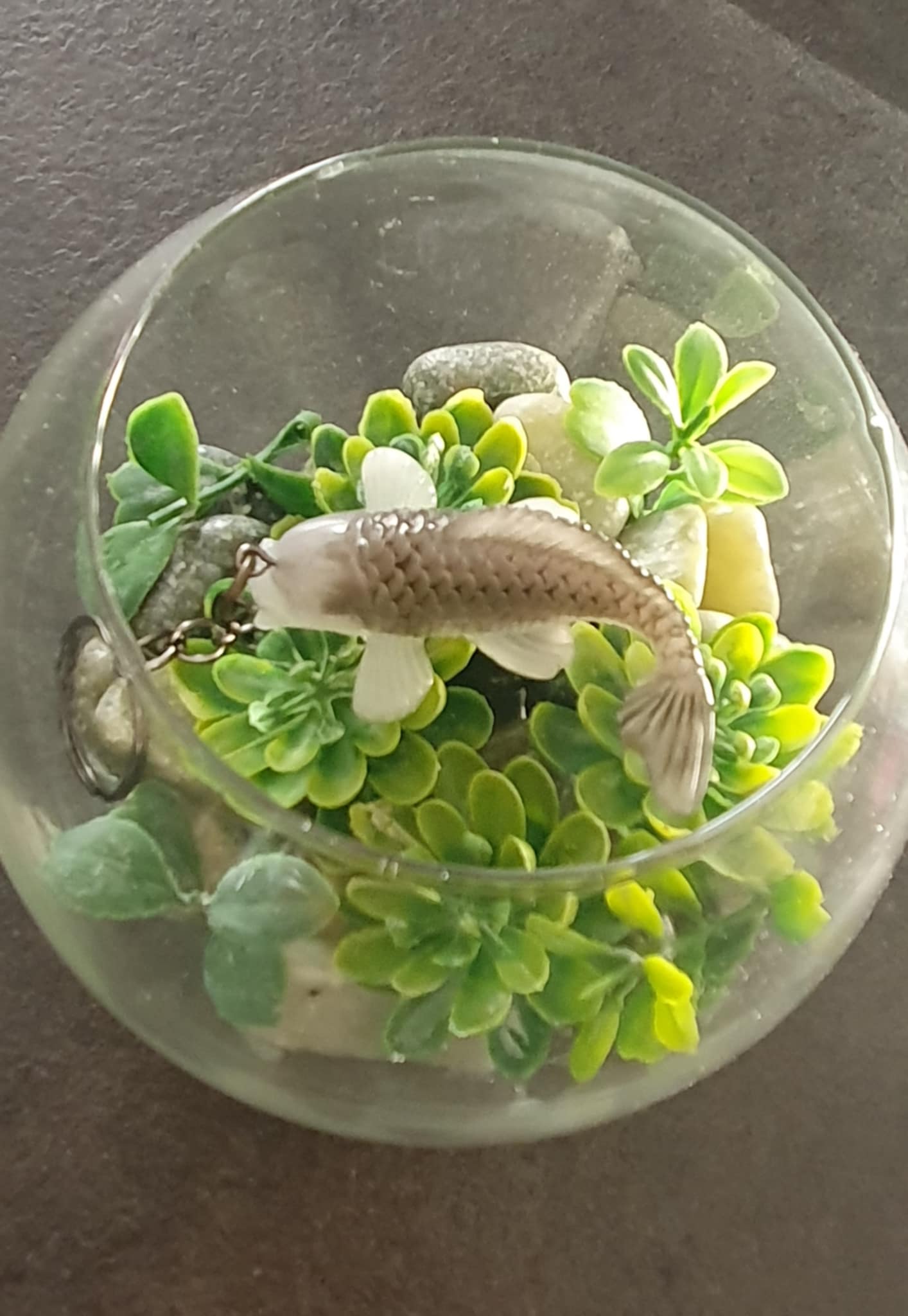 Porte-clés carpe koï Noire et Blanche *queue cassée* Ptit Prix