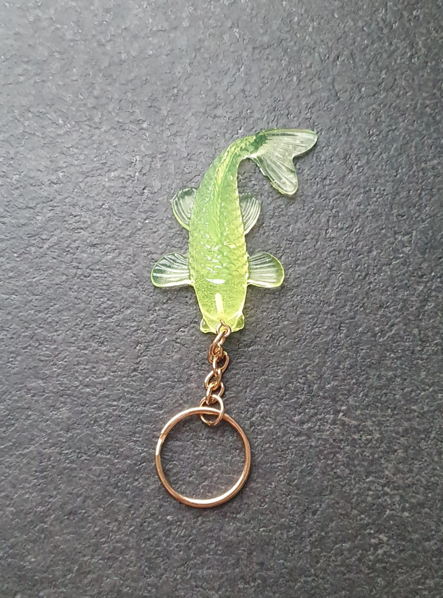 Porte-clés carpe koï Vert Fluo